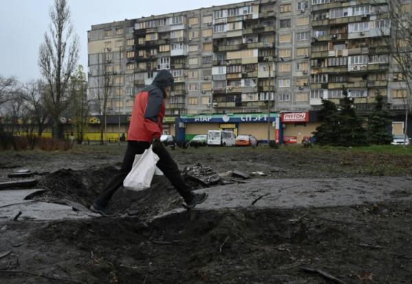 Un complexe résidentiel endommagé par un bombardement russe à Kiev, le 3 décembre 2025
