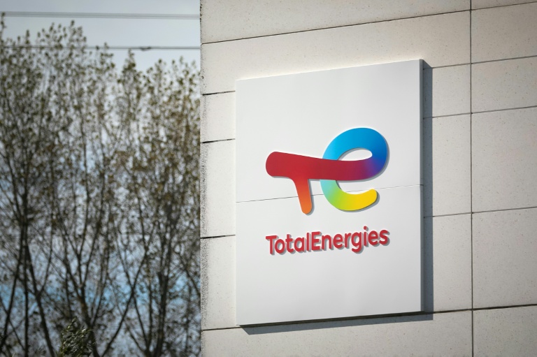 TotalEnergies et Daniel Kretinsky vont s'allier dans la production d'électricité via une coentreprise et une opération d'échange d'actions par laquelle le milliardaire tchèque va prendre une participation significative au capital du géant français des hydrocarbures