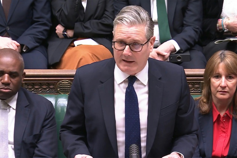 Image tiré d'une séquence diffusée par l'Unité d'enregistrement parlementaire britannique (PRU) via le site web Parliament TV, le 20 avril 2026, du Premier ministre britannique Keir Starmer faisant une déclaration concernant la procédure de vérification des antécédents de l'ancien ambassadeur du Royaume-Uni aux États-Unis, Peter Mandelson