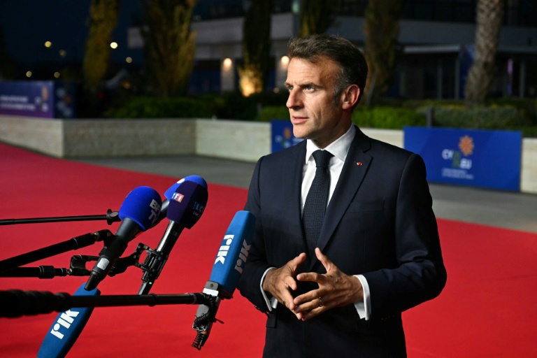 Emmanuel Macron à son arrivée à Ayia Napa, à Chypre, le 23 avril 2026