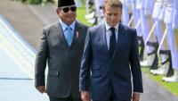 Le président indonésien Prabowo Subianto et son homologue français  Emmanuel Macron à Jakarta, le 28 mai 2025