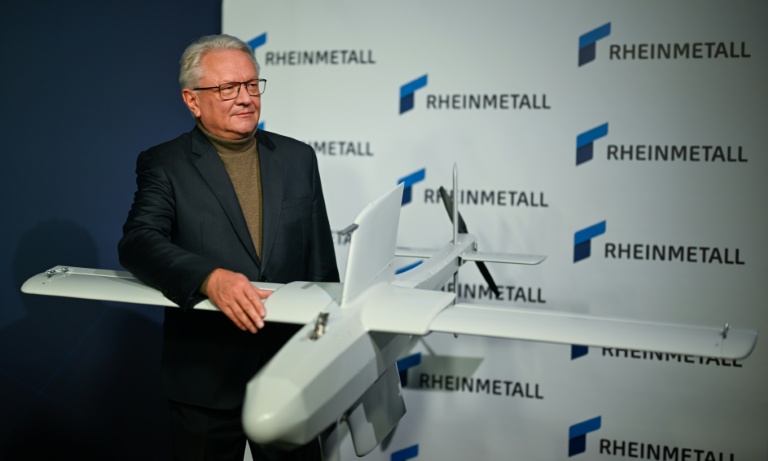 Armin Papperger, président du directoire du groupe allemand de défense Rheinmetall, lors d'une conférence de presse, le 11 mars 2026 à Düsseldorf, en Allemagne
