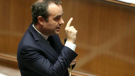 Le Premier ministre Sébastien Lecornu s'exprime lors d'une séance de questions au gouvernement à l'Assemblée nationale, à Paris, le 17 février 2026