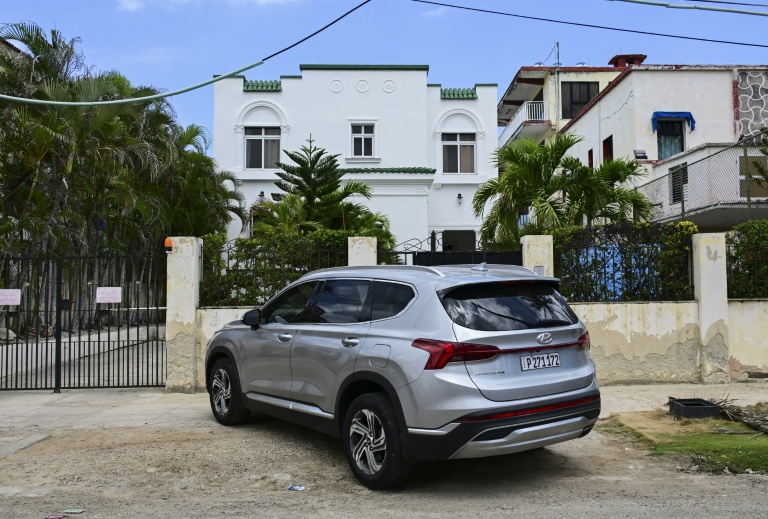 Vue d'une maison dans un quartier cossu de La Havane, le 23 avril 2026