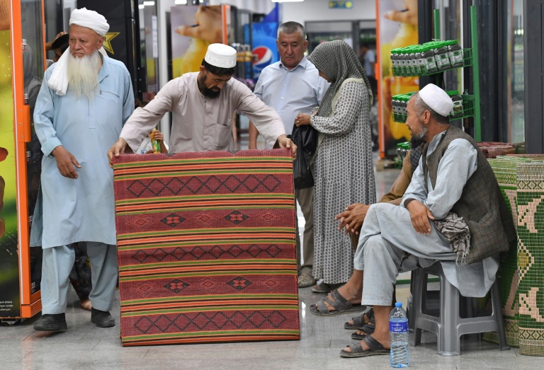 Centre commercial d'Airitom, frontière Ouzbékistan-Afghanistan, le 16 août 2025