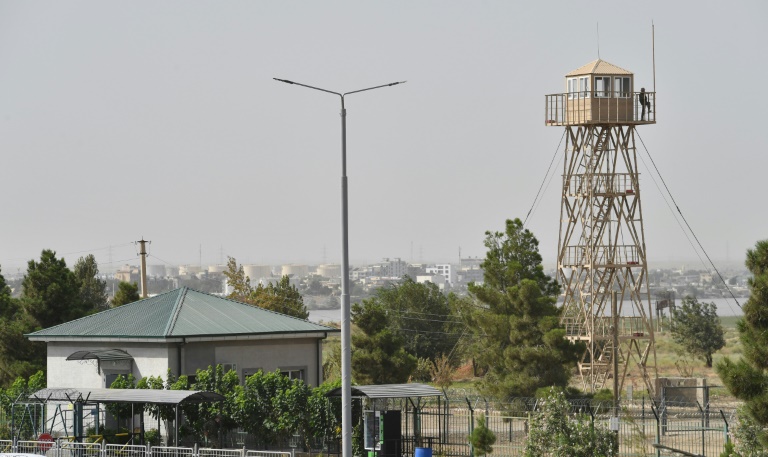 Frontière Ouzbékistan-Afghanistan vers Termez, le 16 août 2025