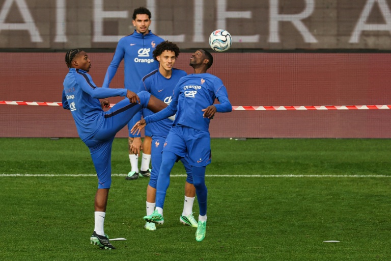 Ousmane Dembélé à l'entraînement avec Jérémy Jacquet, Lucas Da Cunha et Maghnès Akliouche, à la veille du match des Bleus en Belgique, en Ligue des nations, le 27 septembre 2026 à Bruxelles