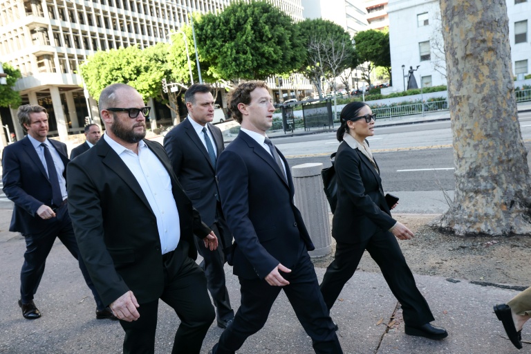 Mark Zuckerberg arrive au tribunal civil de Los Angeles le 18 février 2026