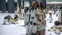 Des Tigréennes, en robes et coiffures traditionnelles, célèbrent à Addis Abeba, le 22 août 2026, la fête d'Ashenda, originaire du Tigré