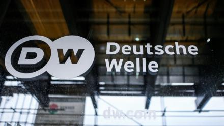 Deux journalistes locaux de la Deutsche Welle (DW) en Ethiopie ont été "suspendus définitivement", a annoncé vendredi la radio-télévision internationale allemande, dénonçant une décision "inacceptable"