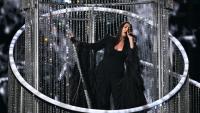 La chanteuse israélienne Yuval Raphael pendant une répétition en costume de la seconde demi-finale de l'Eurovision, le 14 mai 2025 à Bâle, en Suisse
