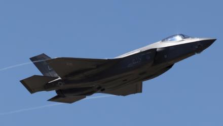 Démonstration du chasseur F-35 de Lockheed Martin au salon de Farnborough, près de Londres, le 20 juillet 2026