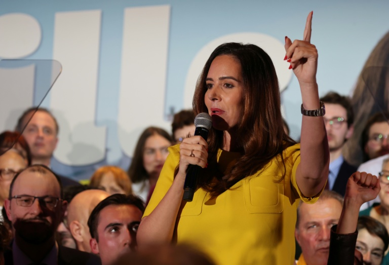 Sarah Knafo, candidate du parti Reconquête ! à la mairie de Paris, s'adresse à ses partisans après les résultats du premier tour des élections municipales, le 15 mars 2026 à Paris