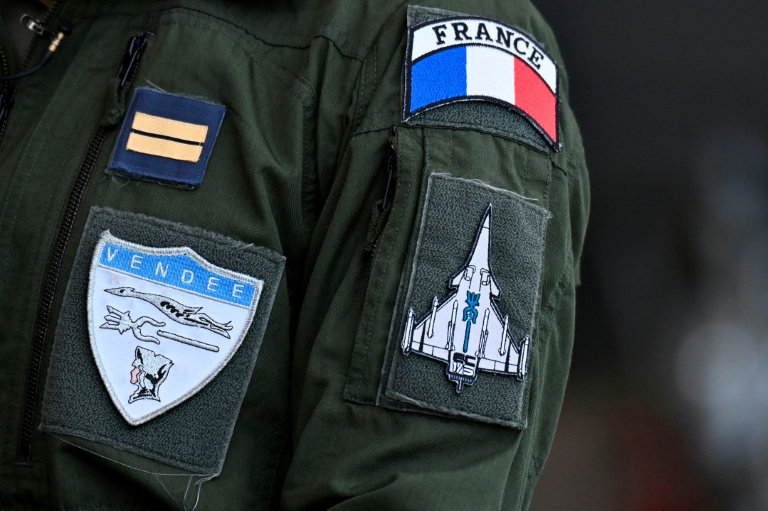 Un pilote de l'armée de l'air française, le 28 avril 2026 à la base 115 - Orange, dans le sud-est de la France