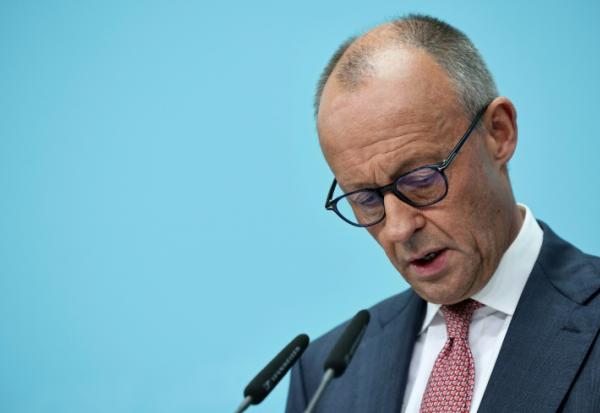 Le chancelier allemand et chef de l'Union chrétienne-démocrate (CDU), Friedrich Merz, lors d'une conférence de presse, au lendemain des élections régionales à Berlin et au Mecklembourg-Poméranie-Occidentale, le 21 septembre 2026