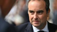 Le Premier ministre Sébastien Lecornu lors d'un déplacement à Merignac, le 17 août 2026