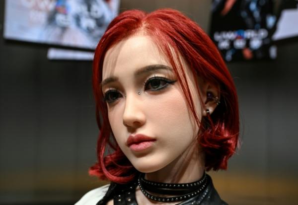 Un robot androïde U1 de l'entreprise chinoise UBTech présenté à Shenzhen, dans la province du Guangdong, le 30 juin 2026