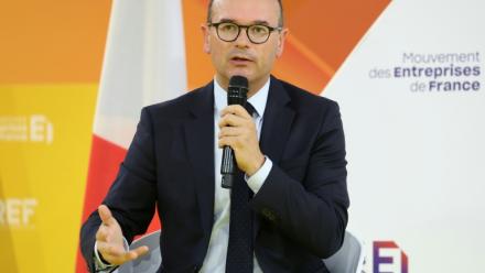 Le ministre de l'Industrie Sébastien Martin s'exprime lors de la "Rencontre des Entrepreneurs de France", l'événement de rentrée du Medef, à Paris, le 26 août 2026