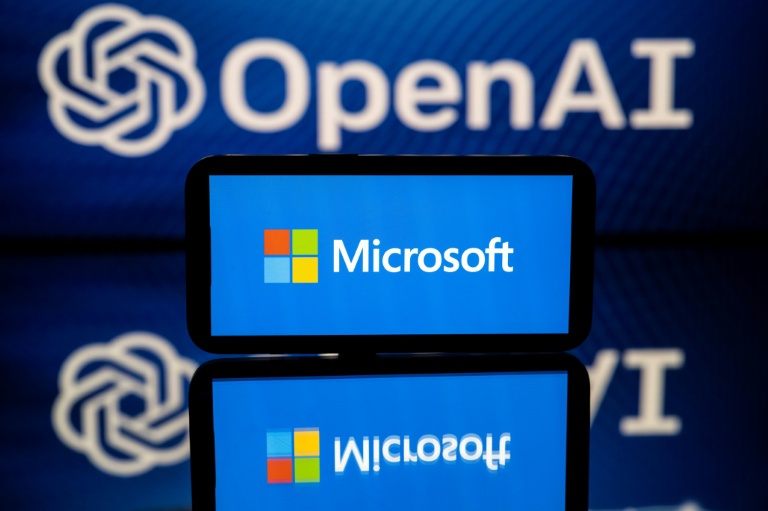 Microsoft et OpenAI ont annoncé lundi la fin de l'exclusivité de distribution dont bénéficiait le premier pour les modèles d'intelligence artificielle (IA) du second, qui va pouvoir vendre son IA directement via d'autres prestataires