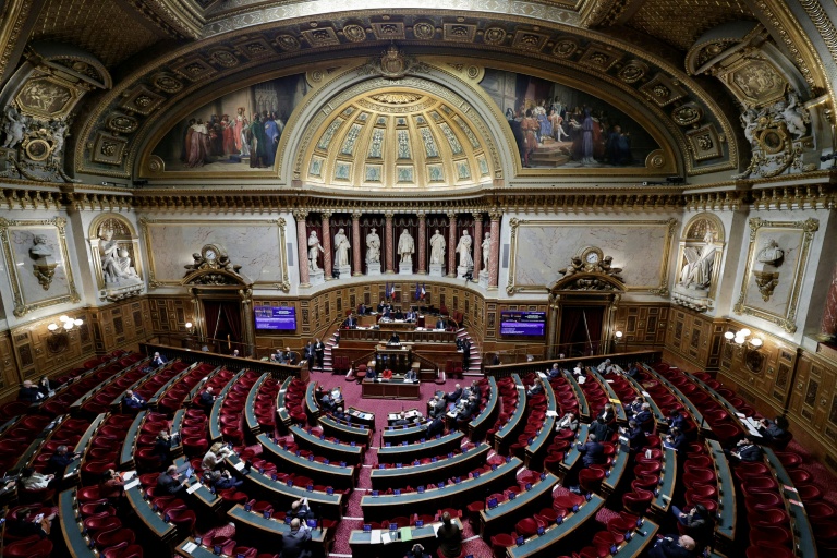 Au Sénat, le sensible débat sur la fin de vie interpelle profondément les élus croyants