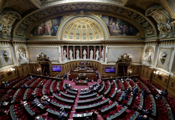 Au Sénat, le sensible débat sur la fin de vie interpelle profondément les élus croyants