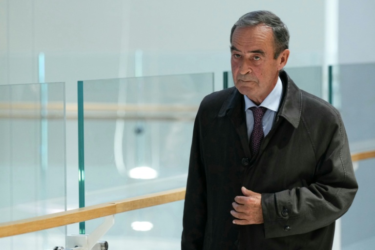 L'ancien PDG de Lafarge Bruno Lafont arrive au tribunal de Paris le 4 novembre 2025