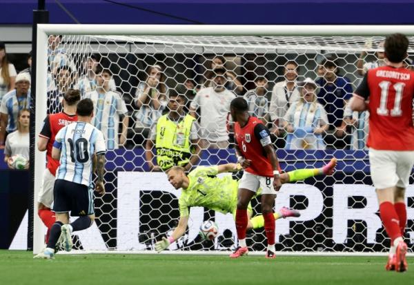 Le but inscrit par Lionel Messi (N.10, de dos) à la 38e minute du match contre l'Autriche le 22 juin 2026 à Arlington. Avec 17 buts, la superstar argentine est désormais seul en tête du classement des meilleurs buteurs en Coupe du monde