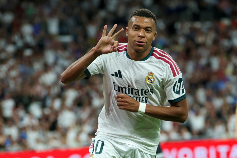 L'attaquant français du Real Madrid Kylian Mbappé a inscrit un triplé en Liga contre la Real Sociedad le 26 août 2026 à Madrid