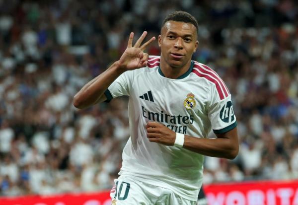 L'attaquant français du Real Madrid Kylian Mbappé a inscrit un triplé en Liga contre la Real Sociedad le 26 août 2026 à Madrid