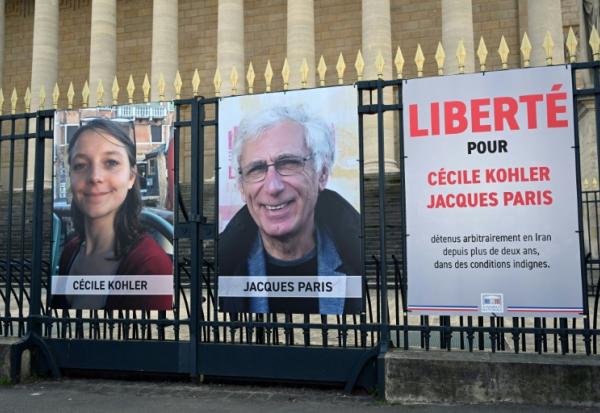 Les portraits de Cécile Kohler et Jacques Paris devant l'Assemblée nationale à Paris, le 25 mars 2025