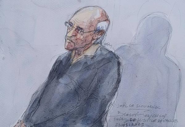 Le chirurgien français retraité Joel Le Scouarnec à son procès le 23 mai 2025