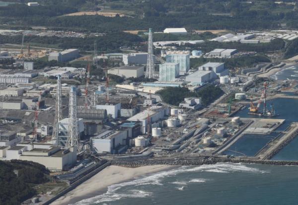 Vue aérienne du site de la centrale nucléaire de Fukushima Daiichi au Japon, le 24 août 2023