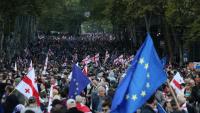 Manifestation contre le pouvoir à Tbilissi, lors des élections locales, le 4 octobre 2025 en Géorgie