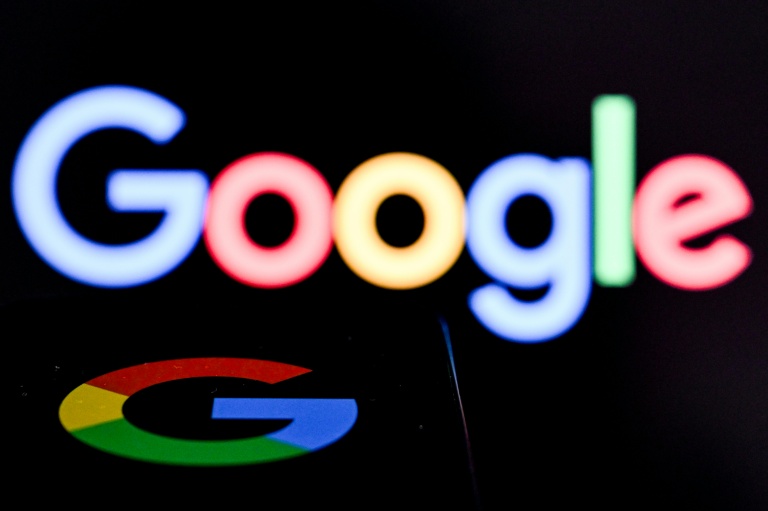 Google s'apprête à lancer en France ses résumés par IA, une fonctionnalié qui fait planer sur les médias une lourde menace de baisse de trafic