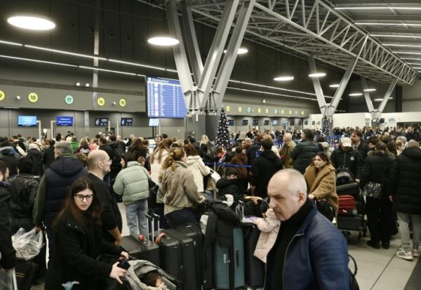 L'aéroport "Makedonia" à Thessalonique en Grèce, où le trafic aérien a été perturbé par la fermeture de l'espace aérien grec plusieurs heures en raison d'un incident technique le 4 janvier 2026