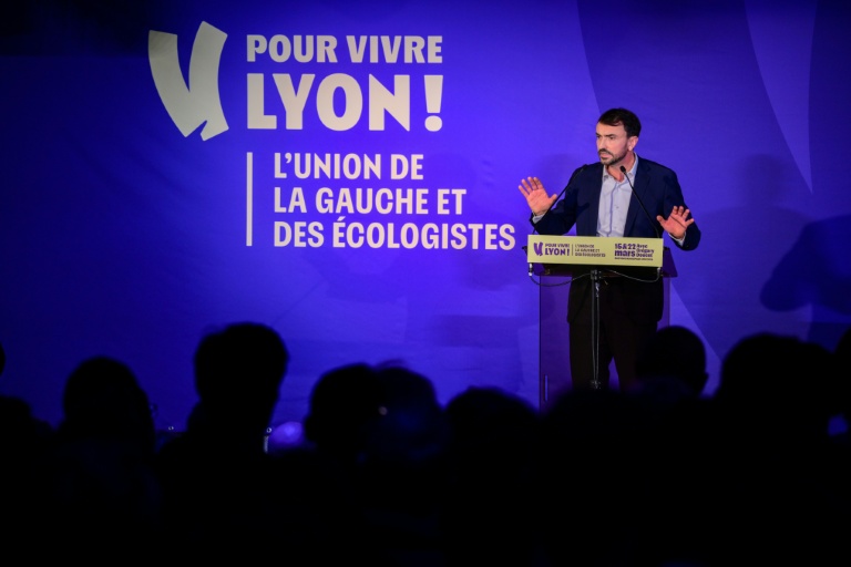 Le maire de Lyon, Grégory Doucet, lors de sa campagne pour sa réélection, en vue des élections municipales de 2026 à Lyon, le 17 janvier 2026