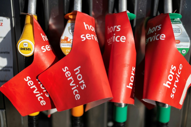 Pompe à essence en rupture de carburants dans une station TotalEnergies à Quimper (ouest de la France), le 23 septembre 2026