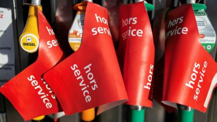 Pompe à essence en rupture de carburants dans une station TotalEnergies à Quimper (ouest de la France), le 23 septembre 2026