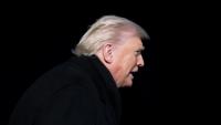 Donald Trump peu avant d'embarquer pour Davos mardi soir à Washington, le 20 janvier 2026.