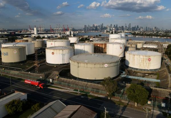 Le centre de distribution de carburant Mobil dans la banlieue de Yarraville, à Melbourne, le 23 mars 2026