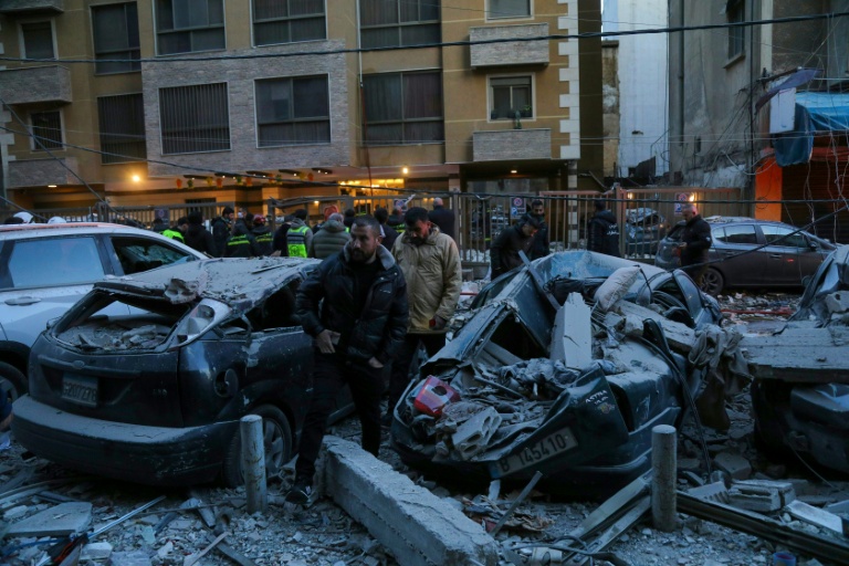 Sur le site d'une frappe israélienne à Beyrouth, au Liban, le 11 mars 2026