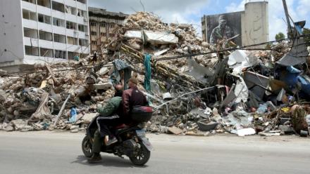 Un immeuble détruit à  Nabatieh, dans le sud du Liban, le 20 avril 2026