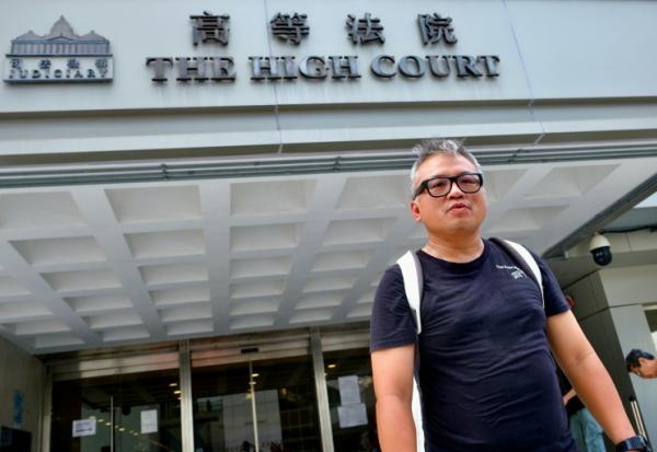 Ronson Chan, journaliste et ex-dirigeant du principal syndicat de journalistes de Hong Kong devant le tribunal à Hong Kong le 29 mai 2026