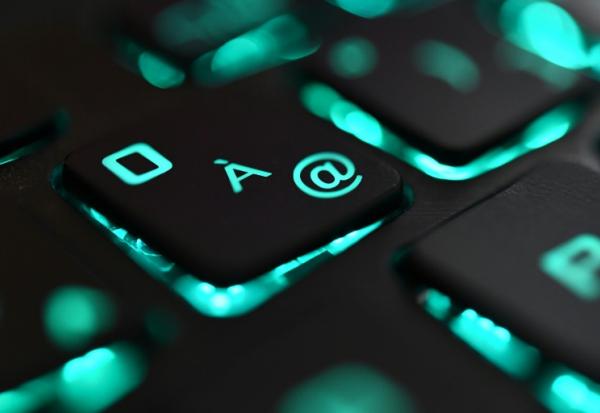 L'Apig, organisme collectif regroupant près de 300 quotidiens français, annonce poursuivre en justice la société américaine Brave, qui exploite un navigateur internet et un moteur de recherche, en lui reprochant de piller les contenus de ses membres au moyen de l'intelligence artificielle (IA)