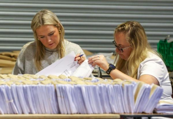 Décompte des voix lors de la présidentielle en Irlande, le 25 octobre 2025 à Dublin