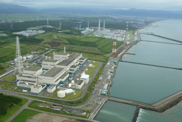 Vue aérienne de la centrale nucléaire de Kashiwazaki-Kariwa, à Kashiwazaki, dans la préfecture de Niigata, le 16 juillet 2007 au Japon