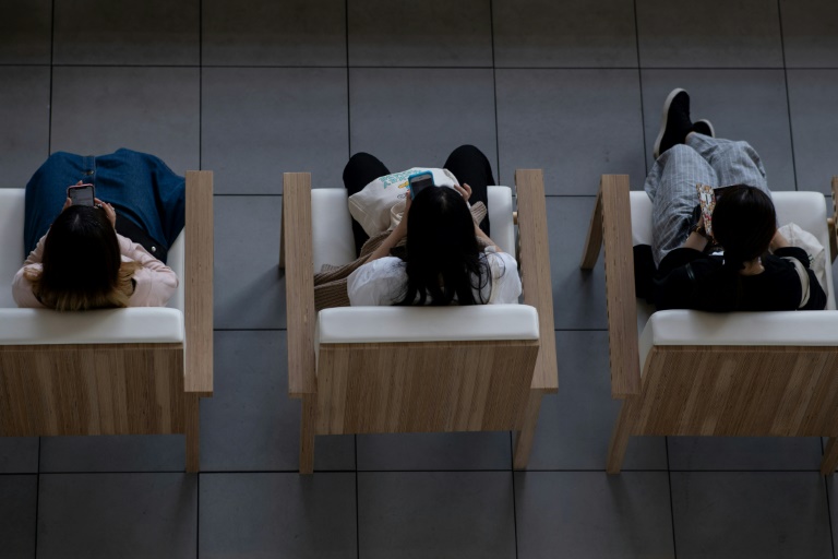 Une ville japonaise veut limiter l'utilisation des smartphones hors du temps de travail ou d'étude