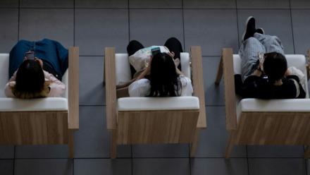 Une ville japonaise veut limiter l'utilisation des smartphones hors du temps de travail ou d'étude