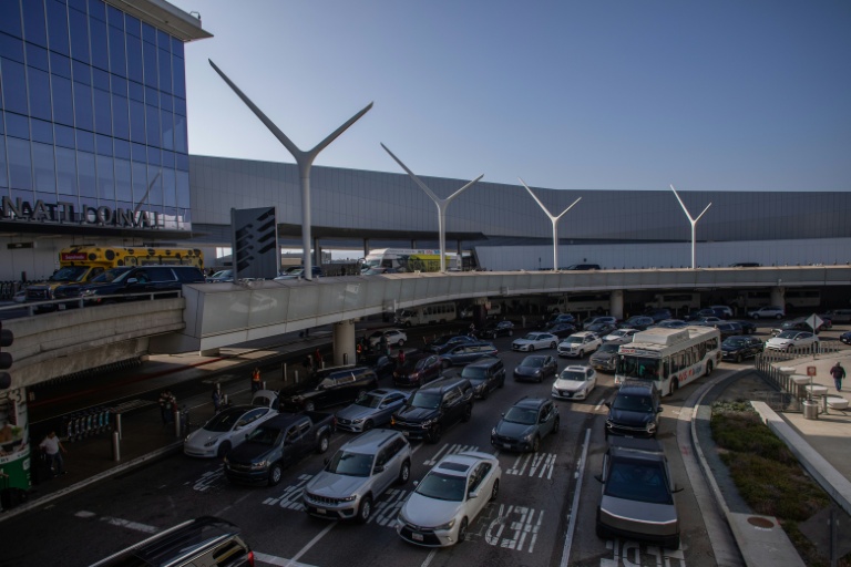Le trafic routier à l'arrivée du Los Angeles International Airport (LAX) à Los Angeles en Californie le 15 mai 2026