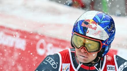 Le skieur français Alexis Pinturault à l'arrivée de la deuxième manche du géant d'Adelboden (Suisse), le 10 janvier 2026